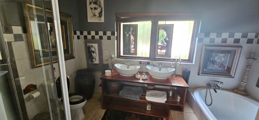 6 Bedroom Property for Sale in Schoemansville North West